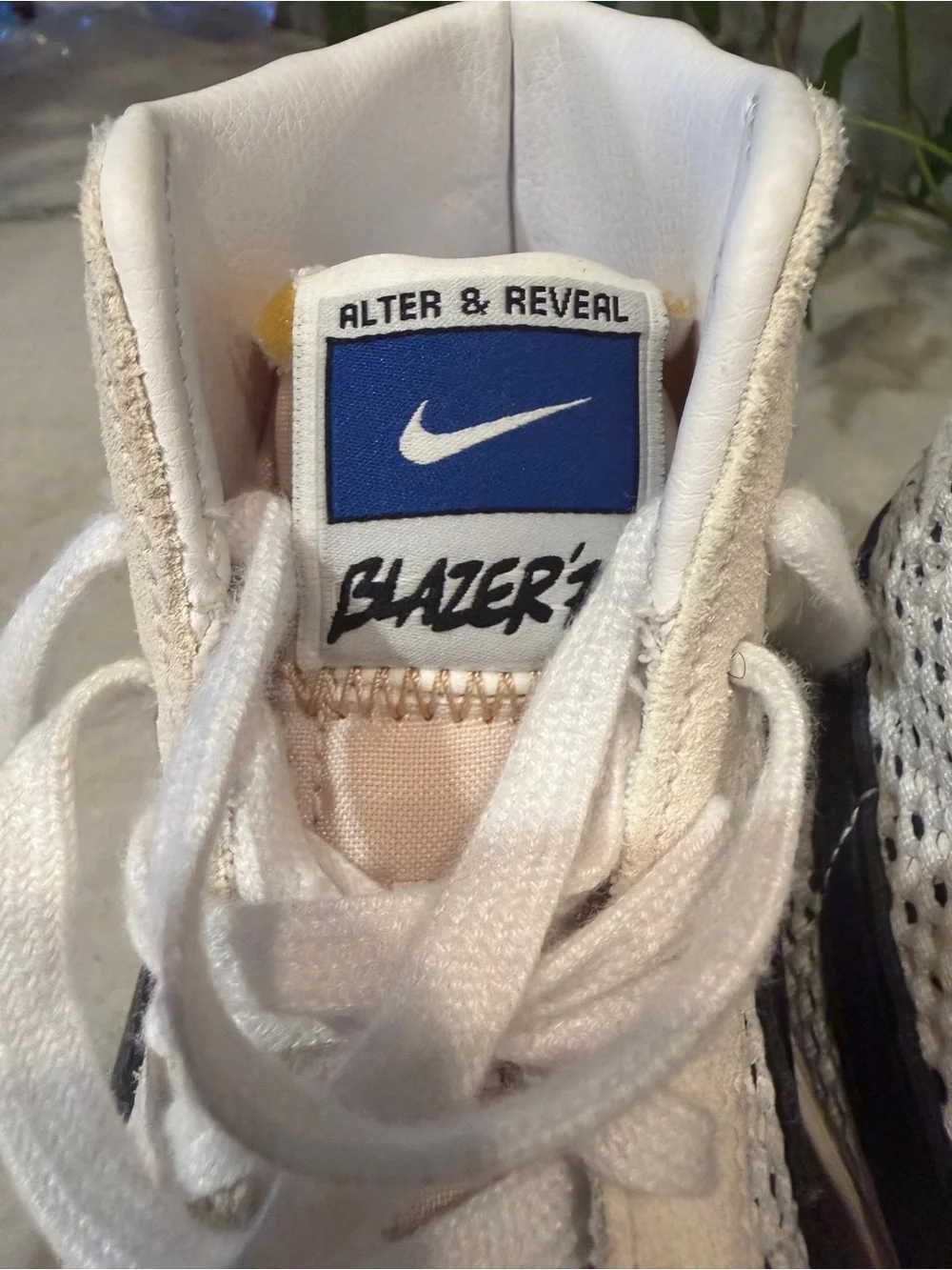 Nike Blazer Mid 77 SE Alter Reveal White Black Sneakers DO7131-100 Size 4.5Y/W6